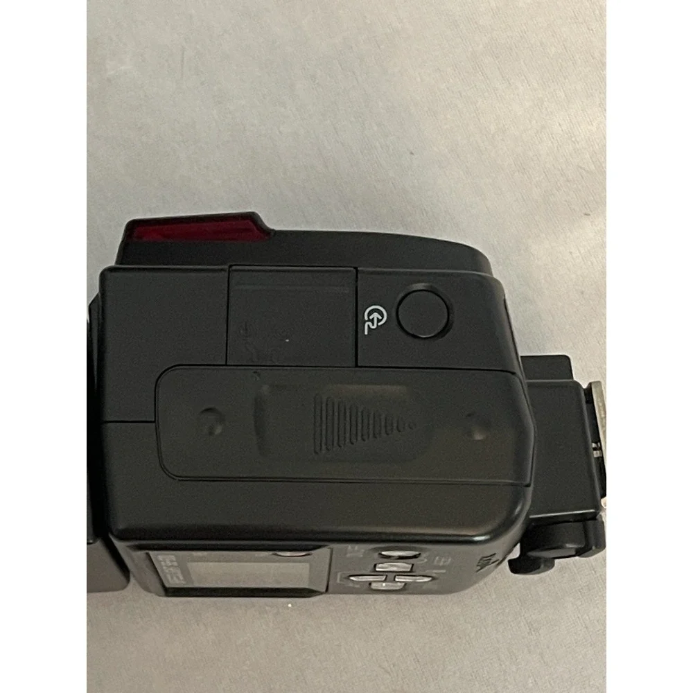Nikon Speedlight SB-600 Shoe Mount Flash With Case